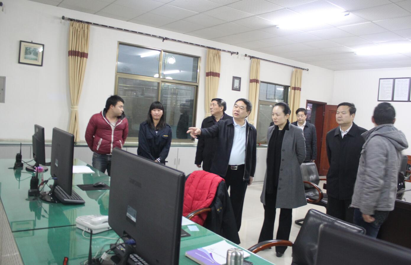 2014年1月，時(shí)任懷化市市長(zhǎng)李暉蒞臨公司調(diào)研.JPG